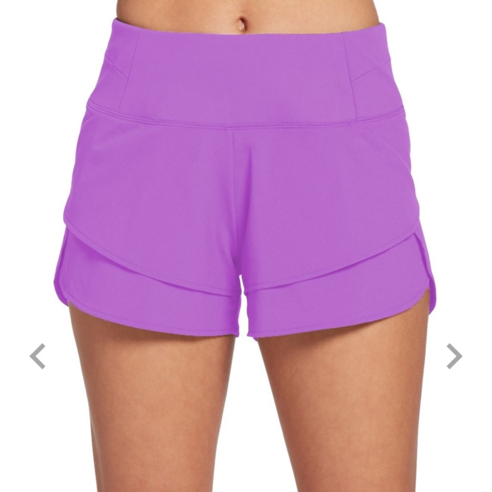 CALIA by Carrie Underwood Women’s Anywhere Petal Hem Shorts
